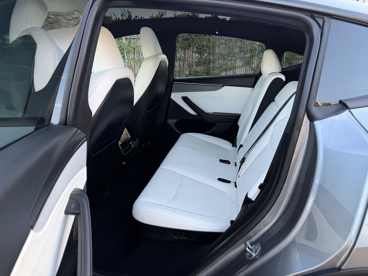 Used 2026 Tesla Model Y Long Range AWD/4WD image 7