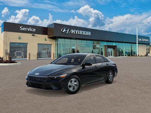 New 2026 Hyundai Elantra SE FWD image 1