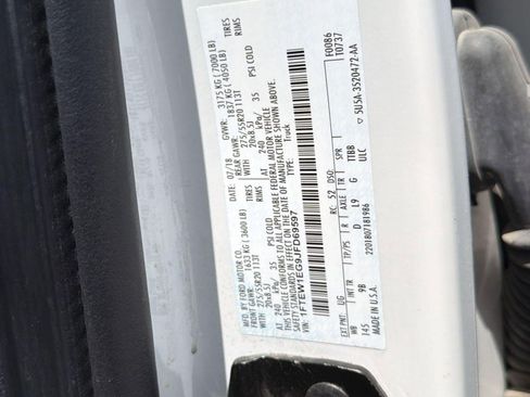 Used 2018 Ford F150 Platinum w/ Equipment Group 701A Luxury AWD/4WD image 21