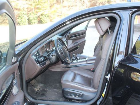 Used 2013 BMW 750Li xDrive AWD/4WD image 10