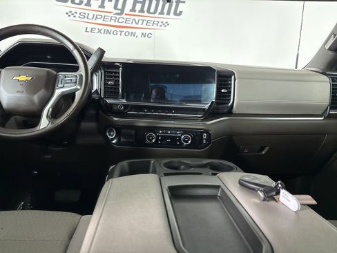 Used 2024 Chevrolet Silverado 3500 LT image 21
