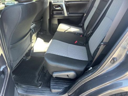 Used 2017 Toyota 4Runner SR5 AWD/4WD image 12