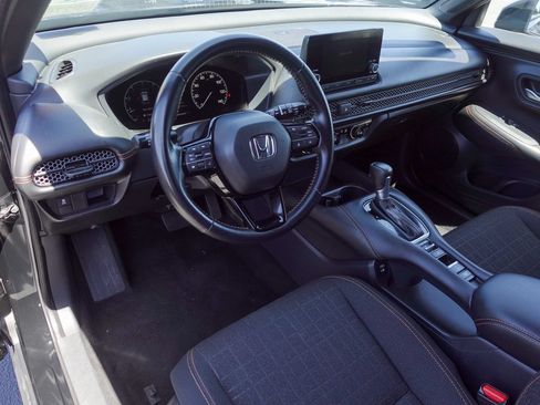 Used 2025 Honda HR-V Sport image 9