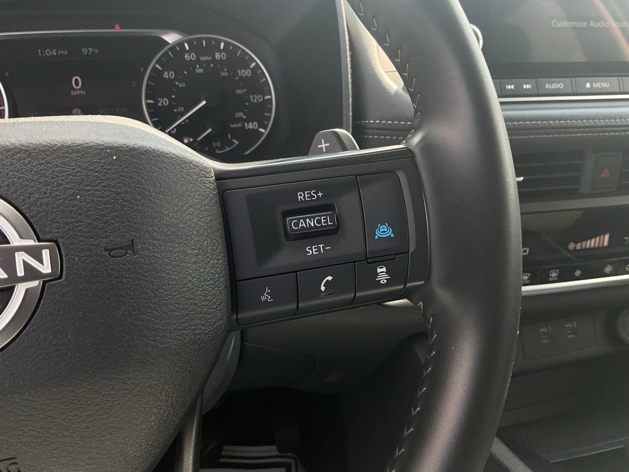 Used 2025 Nissan Rogue SV FWD image 33