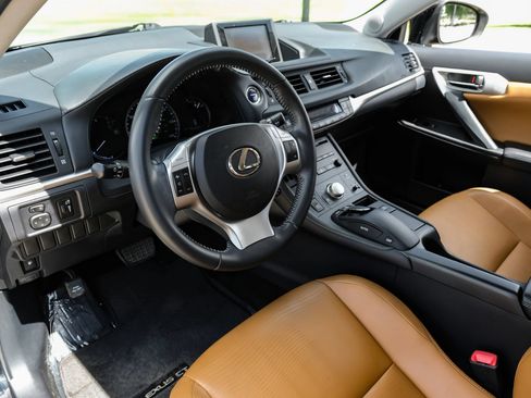 Used 2012 Lexus CT 200h Premium w/ Premium Audio Pkg FWD image 4