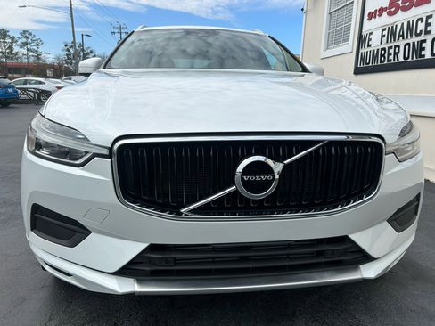 Used 2019 Volvo XC60 T5 Momentum w/ Multimedia Package image 3