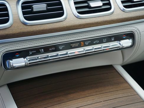 Certified 2024 Mercedes-Benz GLE 450e 4MATIC image 19