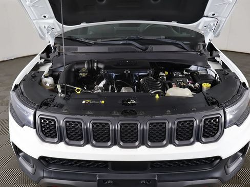 Used 2023 Jeep Compass Trailhawk AWD/4WD image 17