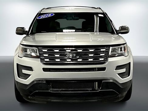 Used 2016 Ford Explorer Base image 2