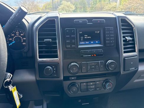 Used 2016 Ford F150 XLT image 25