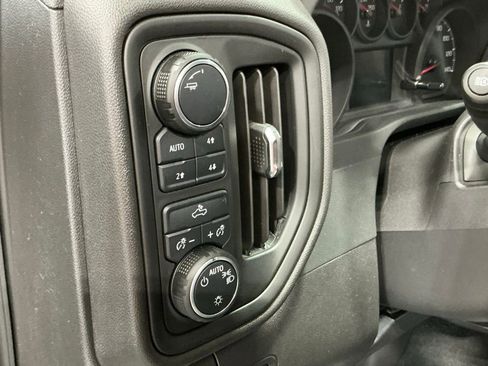 Used 2024 Chevrolet Silverado 1500 Custom Trail Boss w/ LPO, Dark Essentials Package image 4