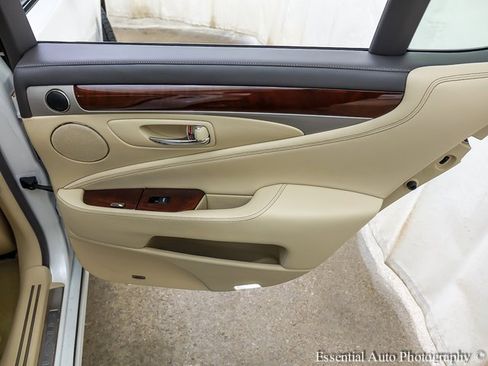 Used 2014 Lexus LS 460 AWD image 25