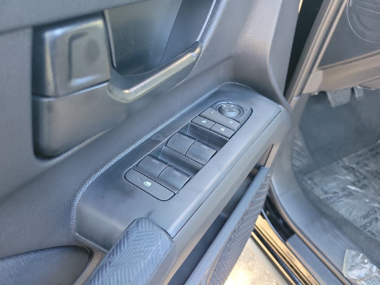 Used 2026 Toyota Tacoma SR5 AWD/4WD image 13