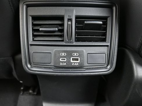 Certified 2025 Subaru Forester Premium AWD/4WD image 17