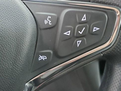 Used 2021 Chevrolet Equinox LT FWD image 31