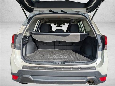 Used 2019 Subaru Forester Premium AWD/4WD image 6