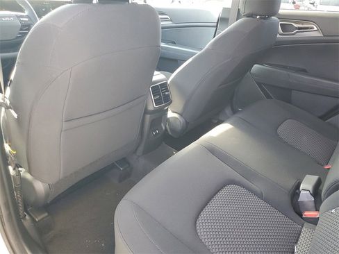 New 2026 Kia Sportage LX image 21