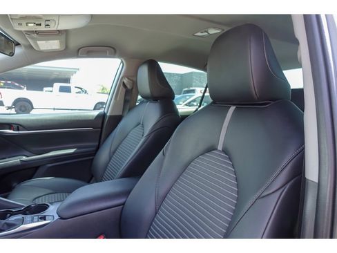 Used 2020 Toyota Camry SE FWD image 10