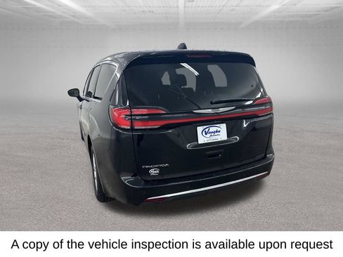 Used 2024 Chrysler Pacifica Touring-L FWD image 11