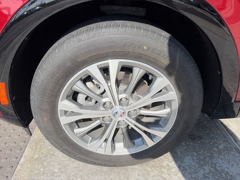 Used 2023 Buick Envision Essence w/ Sport Touring Package FWD image 12