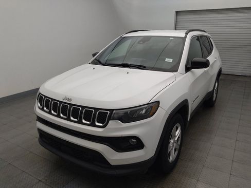 Used 2023 Jeep Compass Latitude AWD/4WD image 15