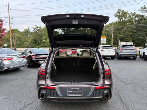 Used 2022 Genesis GV70 2.5T w/ Advanced Package AWD/4WD image 11
