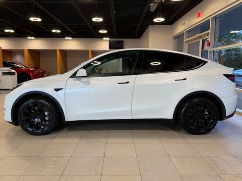 Used 2023 Tesla Model Y AWD image 7