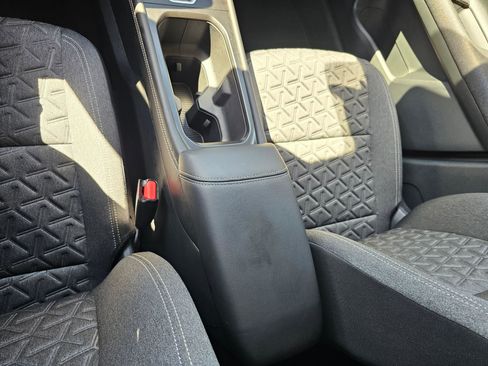 Used 2025 Nissan Kicks SV AWD/4WD image 27