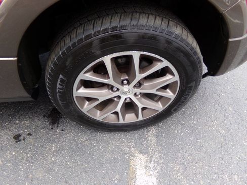 Used 2015 Ford Expedition EL King Ranch image 48