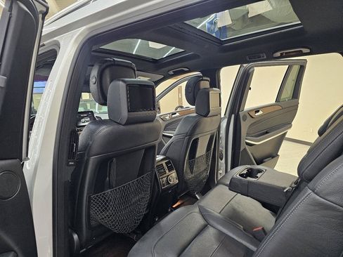 Used 2017 Mercedes-Benz GLS 550 4MATIC image 27
