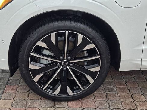 Certified 2026 Volvo XC60 T8 Ultra AWD/4WD image 12