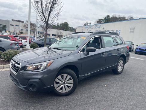 Used 2019 Subaru Outback 2.5i image 5