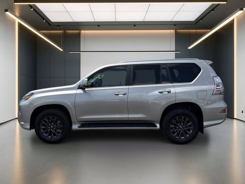 Used 2022 Lexus GX 460 Premium w/ Premium Package AWD/4WD image 2