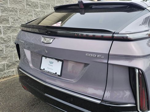 New 2026 Cadillac Lyriq Signature Luxury w/ LPO, Bronce Accent Package AWD/4WD image 18