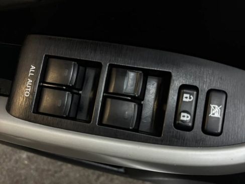 Used 2014 Toyota Prius Three image 22