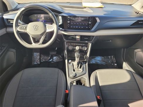 Used 2024 Volkswagen Taos SE image 16
