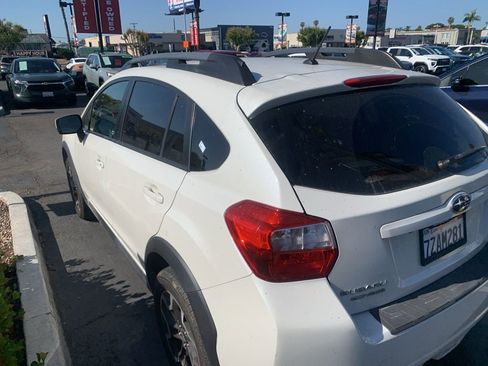 Used 2017 Subaru Crosstrek 2.0i Premium image 8