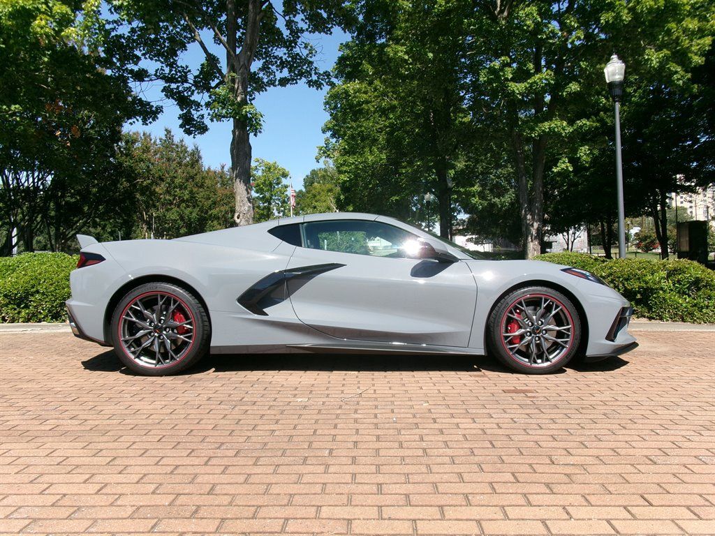 Used 2024 Chevrolet Corvette Stingray Coupe w/ Z51 Performance Package RWD image 4