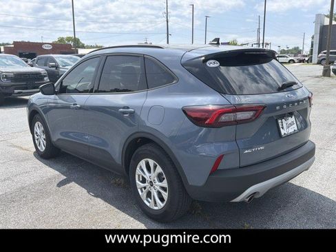 Used 2025 Ford Escape Active w/ Cold Weather Package FWD image 5