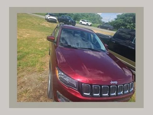 Used 2021 Jeep Compass Latitude w/ Convenience Group FWD image 1