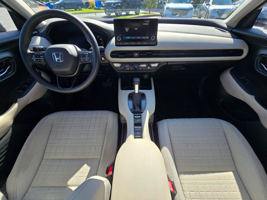 Certified 2024 Honda HR-V LX image 2