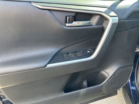 Used 2020 Toyota RAV4 XSE image 11
