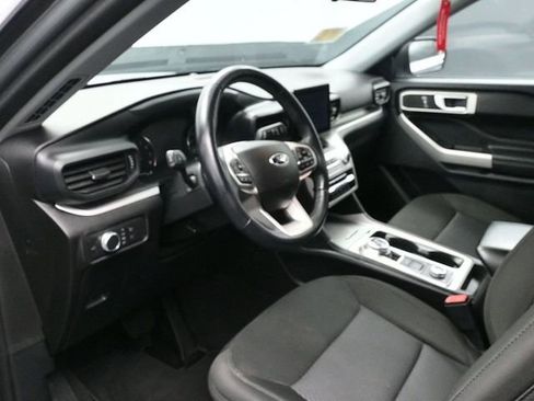Used 2022 Ford Explorer XLT image 15