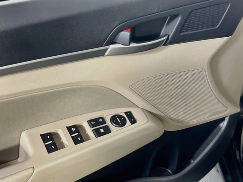 Used 2020 Hyundai Elantra Value Edition FWD image 17