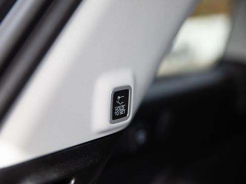 Used 2023 Jeep Grand Cherokee Limited image 25