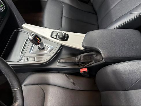 Used 2016 BMW 320i Sedan image 31