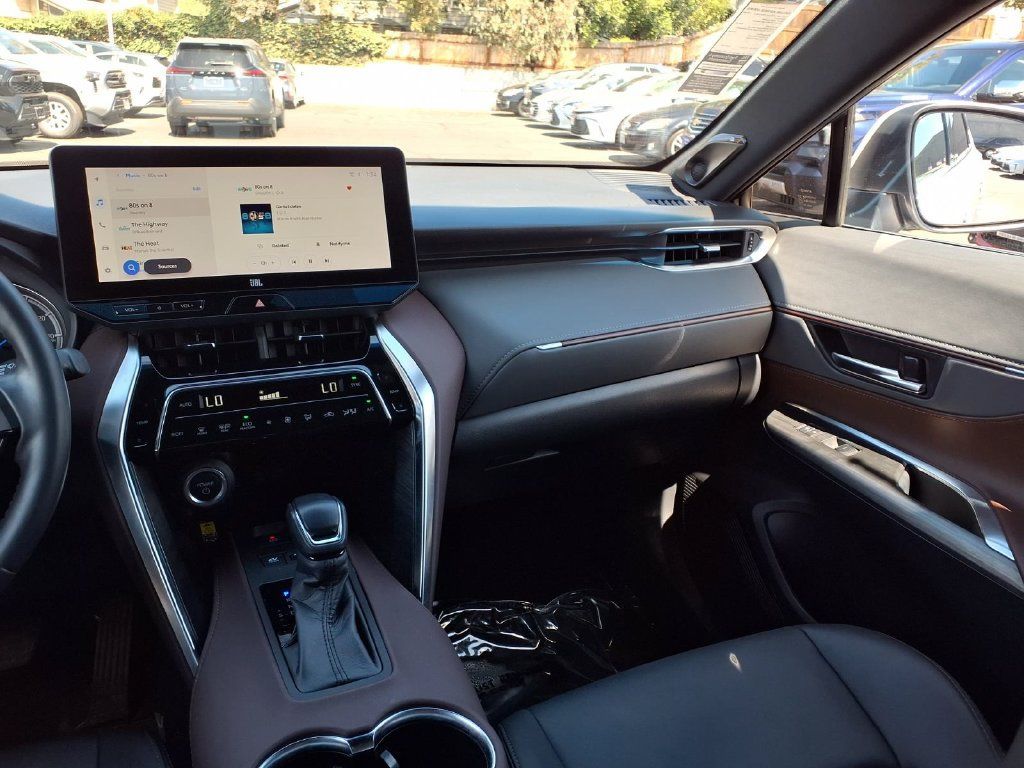 Certified 2023 Toyota Venza XLE AWD/4WD image 31