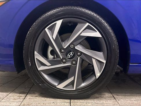 Used 2025 Hyundai Elantra SEL image 7