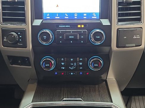 Used 2020 Ford F250 Lariat w/ Lariat Ultimate Package image 23