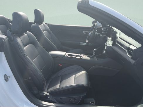 Used 2025 Ford Mustang GT Premium RWD image 36